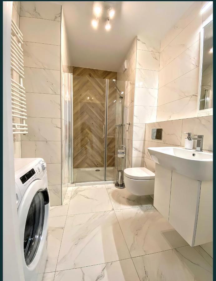 Apartamenty Fuzja - Komfortowe Mieszkania Blisko Centrum Lodzi Garaz Exterior foto