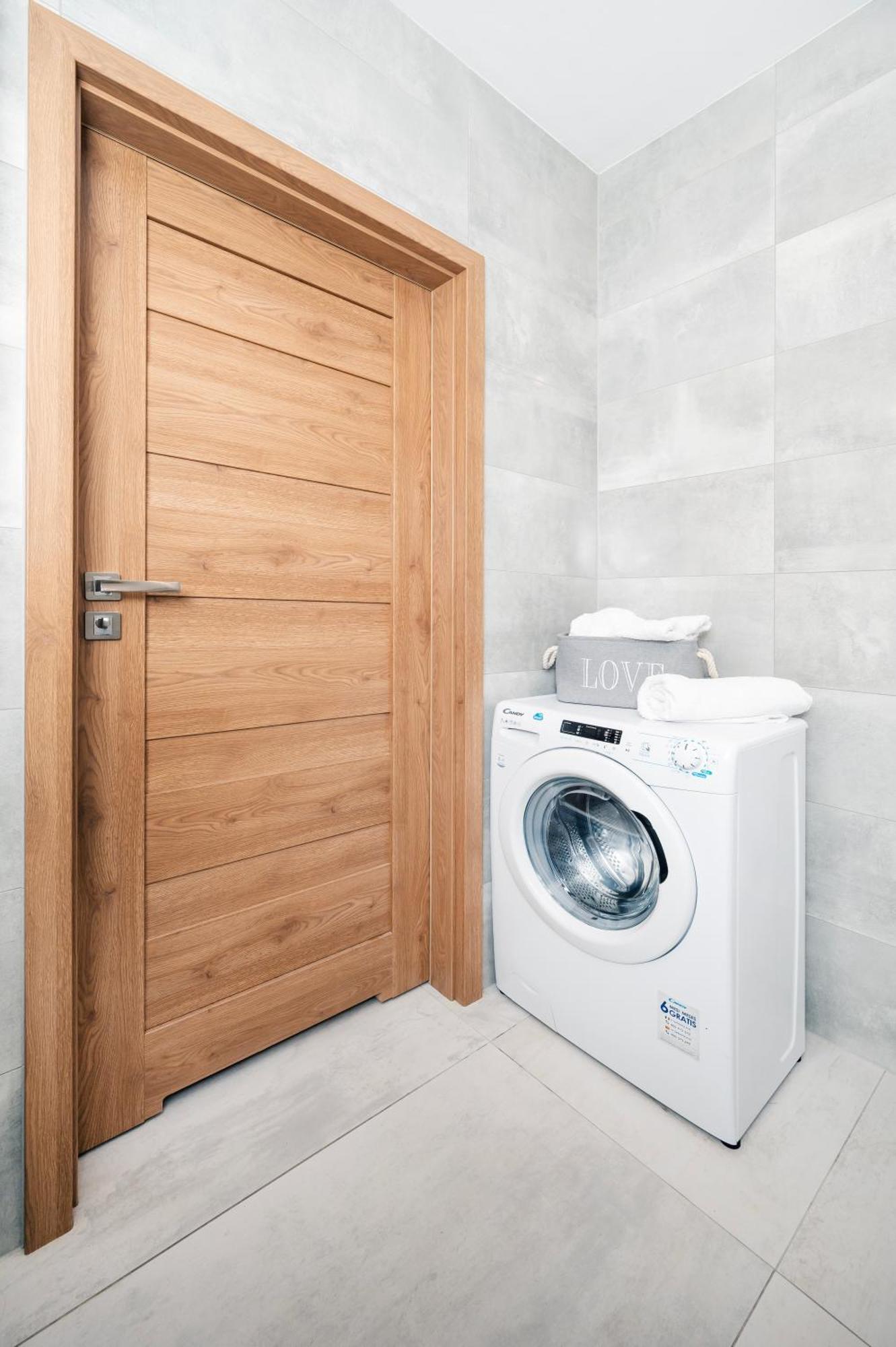 Apartamenty Fuzja - Komfortowe Mieszkania Blisko Centrum Lodzi Garaz Exterior foto